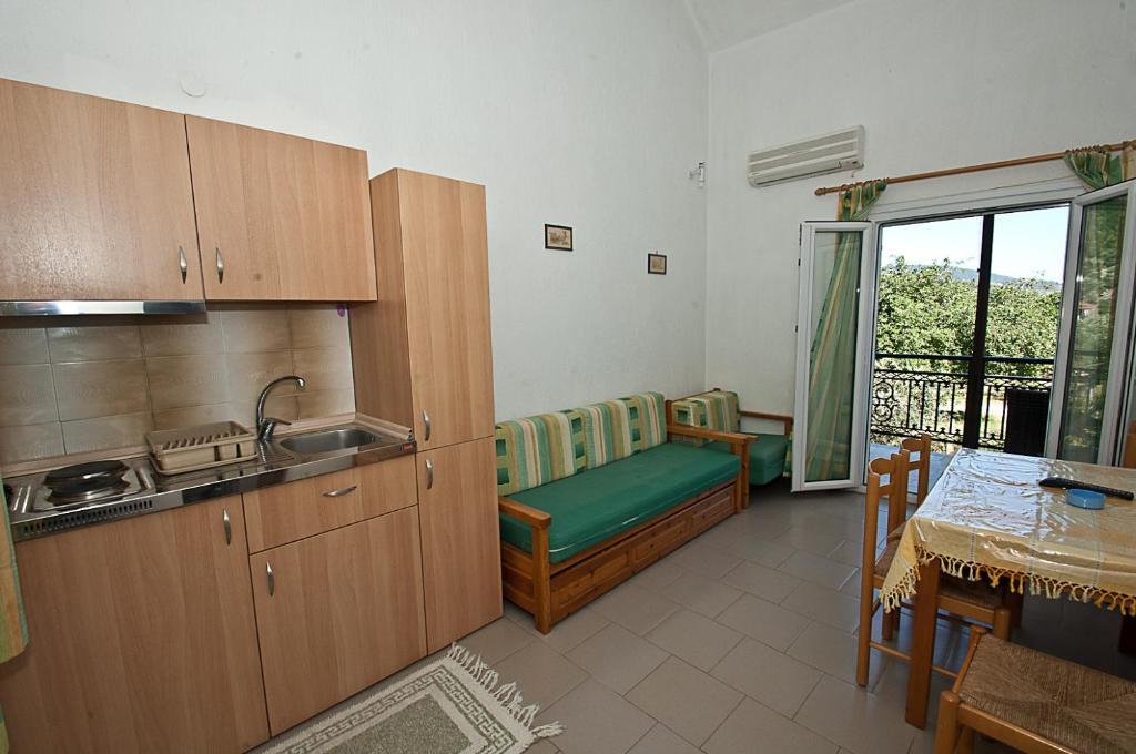 Pegasus Apartments Stafylos Rum bild
