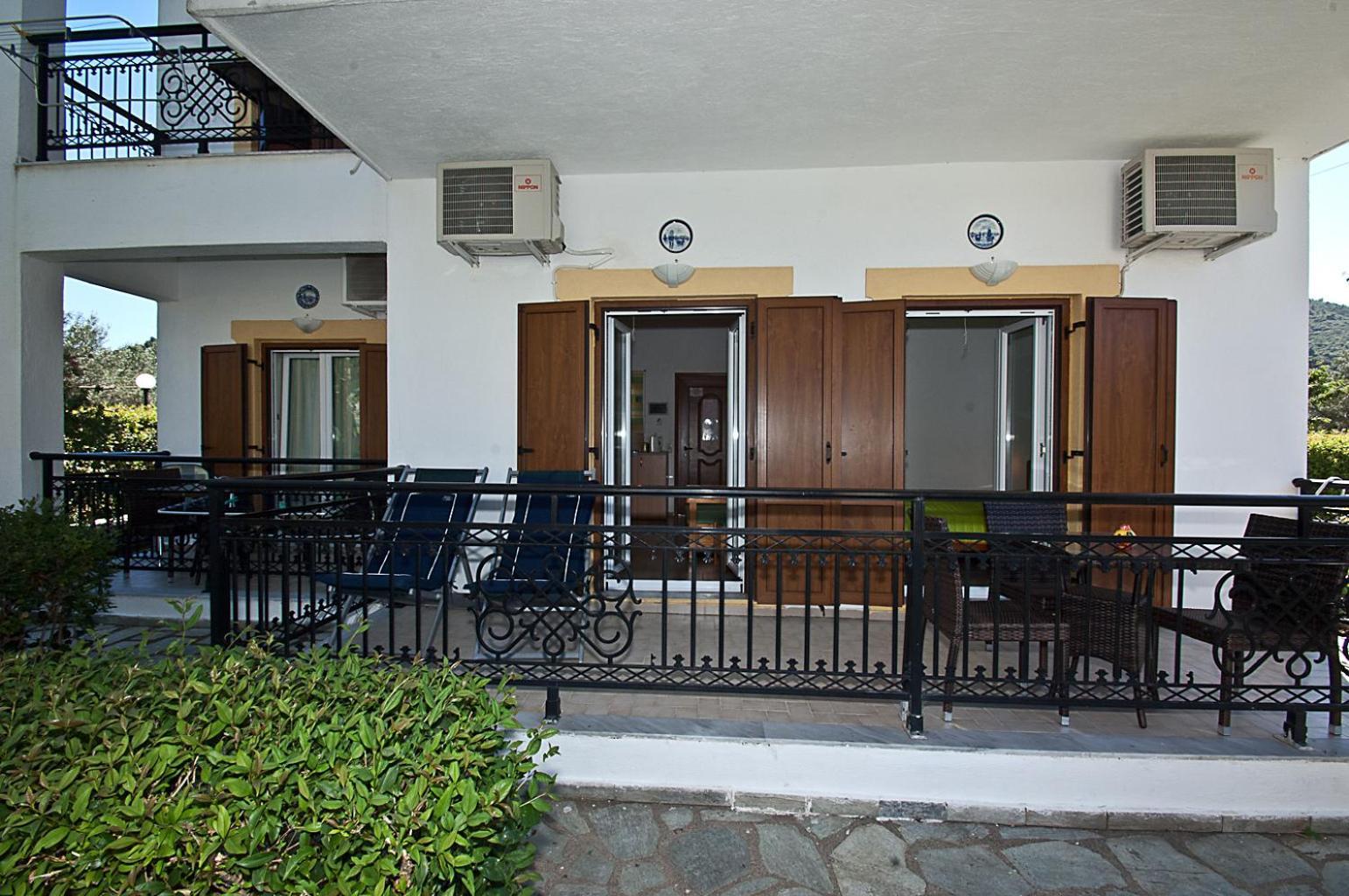 Pegasus Apartments Stafylos Exteriör bild
